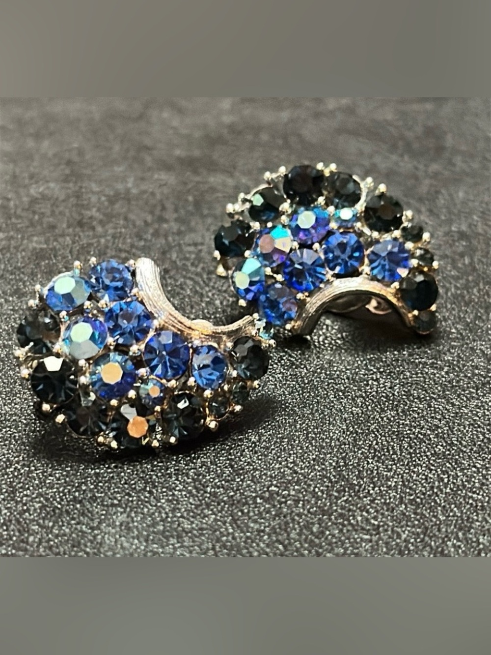 LISNER 3 Tones Of Blue Cluster Rhinestone VTG Silver-Tone Signed Clip Earrings